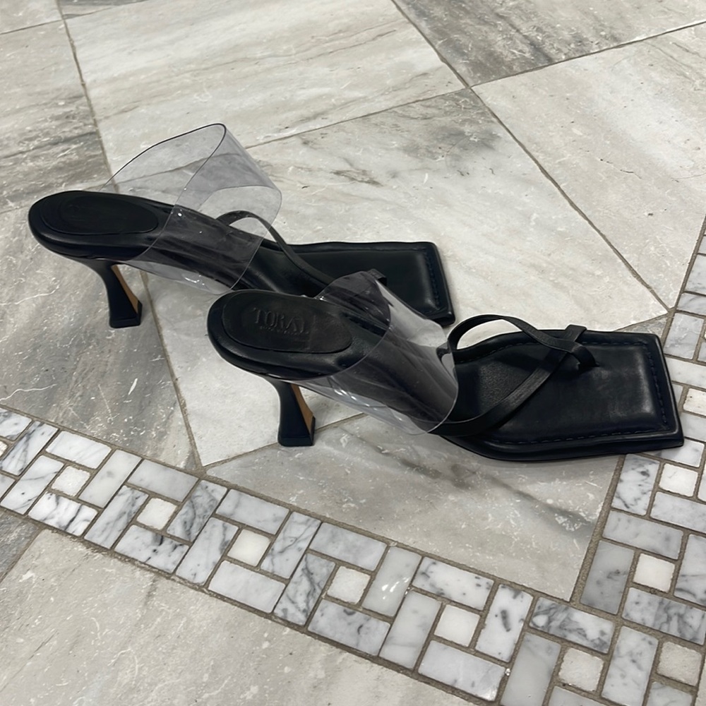 TORAL heels - Picture 3 of 5
